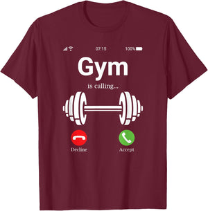 Gym is calling shirt, "Das Gymstudio nennennt shirt, funny T-Shirt - T-Shirt | Maroon