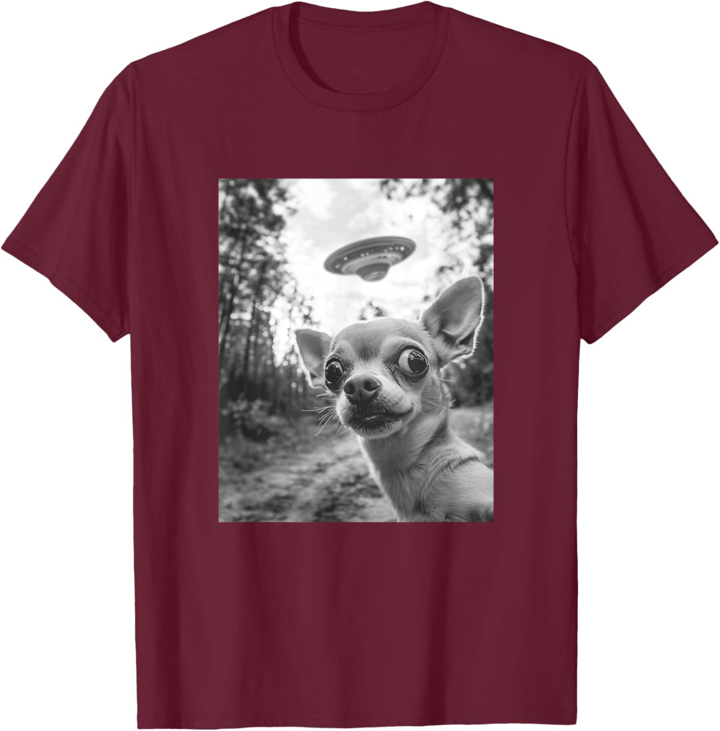 Chihuahua UFO Meme - Funny Chihuahua Selfie with UFO T-Shirt - T-Shirt | Maroon