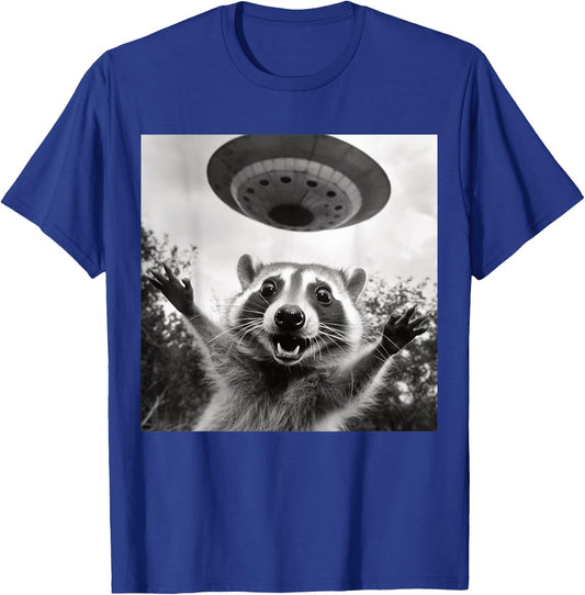 Funny Raccoon UFO Alien Selfie Photo Of Raccoon With UFO T-Shirt - T-Shirt | Royal