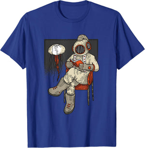 Retro Diver Reading a Book - Diving Gift T-Shirt - T-Shirt | Royal