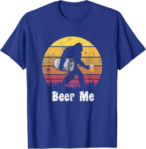 Bigfoot Loves Beer - Beer Me - Funny Bigfoot Beer Sasquatch T-Shirt - T-Shirt | Royal
