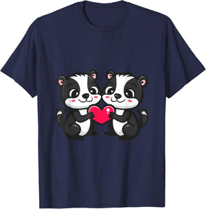 Cute Skunk in Love Couple Heart | Valentines Day T-Shirt - T-Shirt | Navy