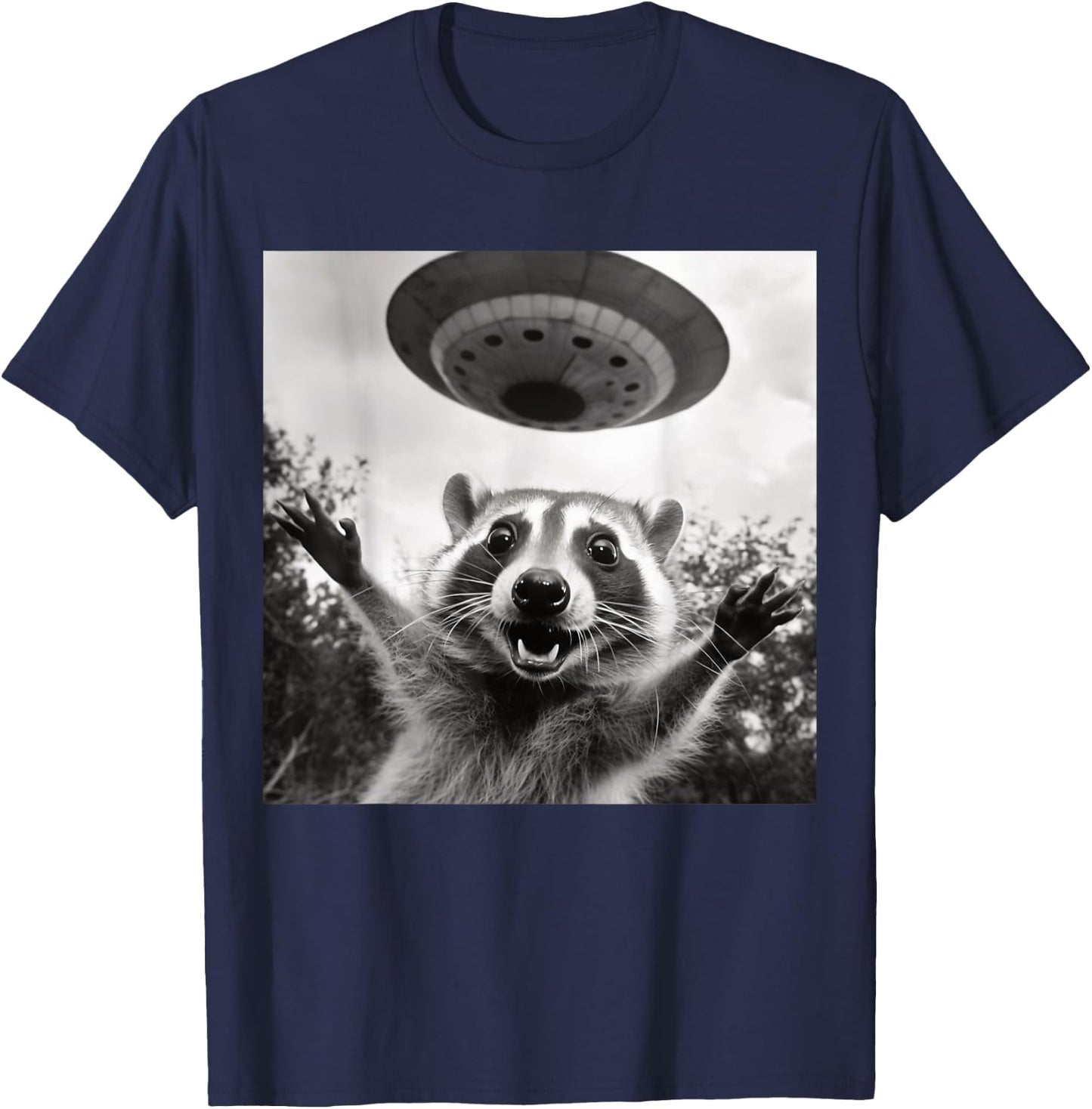Funny Raccoon UFO Alien Selfie Photo Of Raccoon With UFO T-Shirt - T-Shirt | Navy