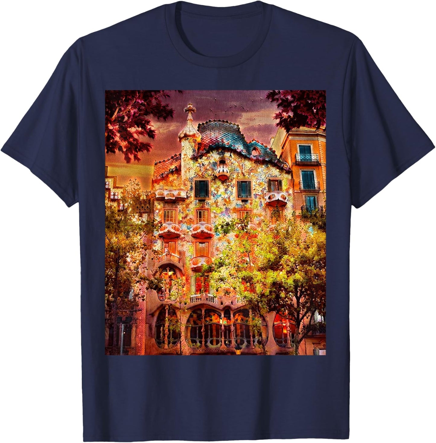 Casa Battlo - Barcelona, Spain T-Shirt - T-Shirt | Navy