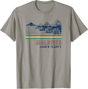 Maldives Bungalow Villas Retro T-Shirt - T-Shirt | Sand
