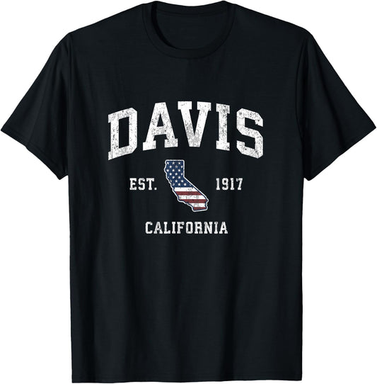 Davis California CA Vintage American Flag Sports Design T-Shirt - T-Shirt | Black