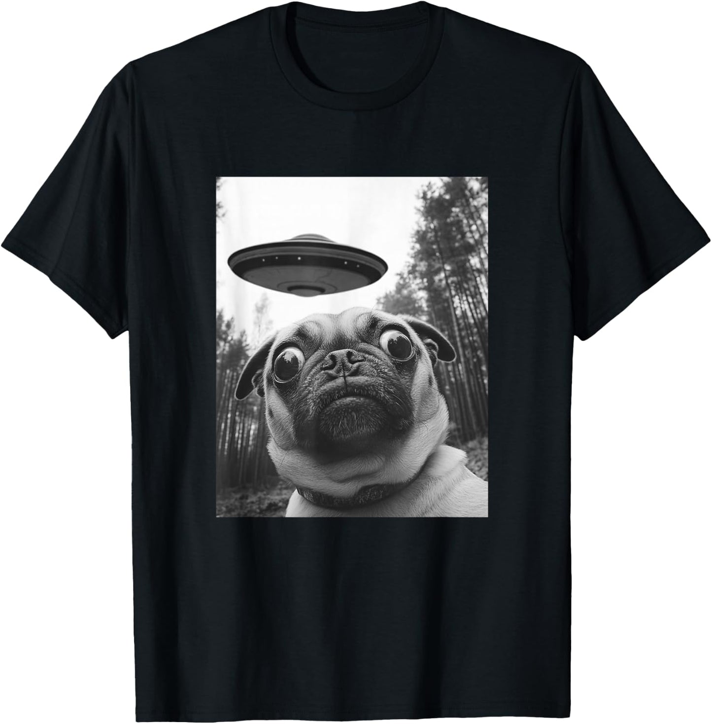 Funny Pug Selfie with UFO T-Shirt - T-Shirt | Black