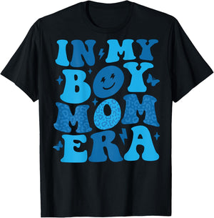 In My Boy Mom Era Groovy New Mama Club Retro Gender Reveal T-Shirt - T-Shirt | Black