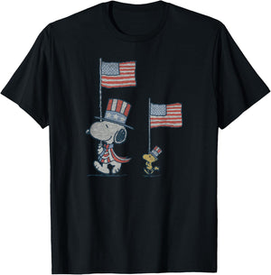Peanuts Snoopy Independence Day Woodstock March T-Shirt - T-Shirt | Black