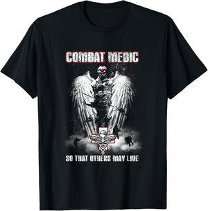 Combat Medic So That Others May Live - Never step back T-Shirt - T-Shirt | Black